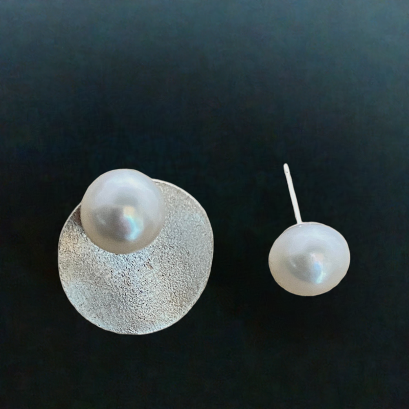 #111 White 9mm Pearl Stud Earrings