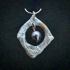 #432 Pendulum w/Gray Tahitian Pearl
