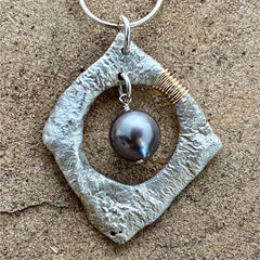 #432 Pendulum w/Gray Tahitian Pearl