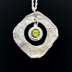#530 Peridot Pendulum
