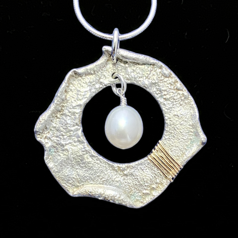 #610 Pendulum w/White Pearl