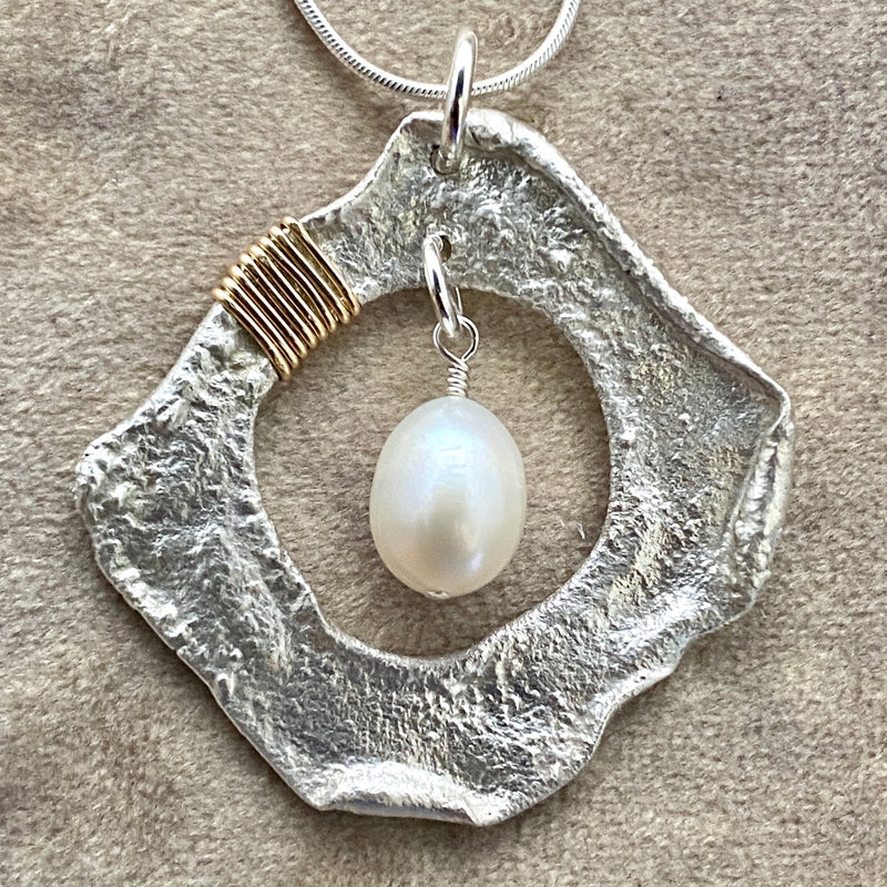 #610 Pendulum w/White Pearl