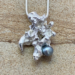 #775 Salt Flower w/Gray Pearl