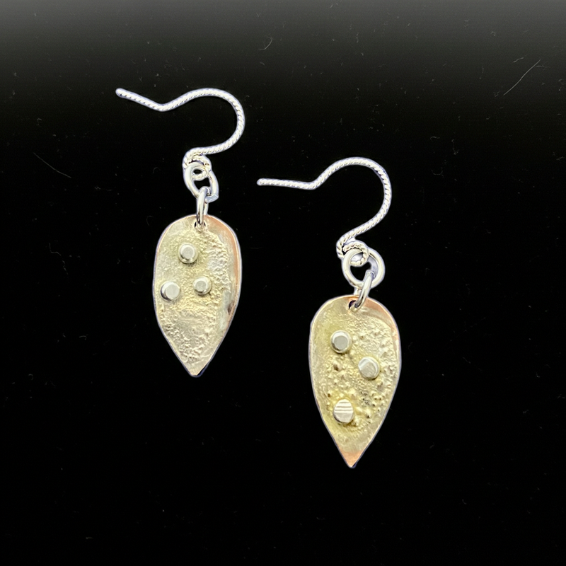 #787 Leaf Earrings w/Raindrops